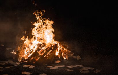 “Bücherverbrennung” in der Ukraine: Schon die Spitze der Kulturlosigkeit Selenskyjs?